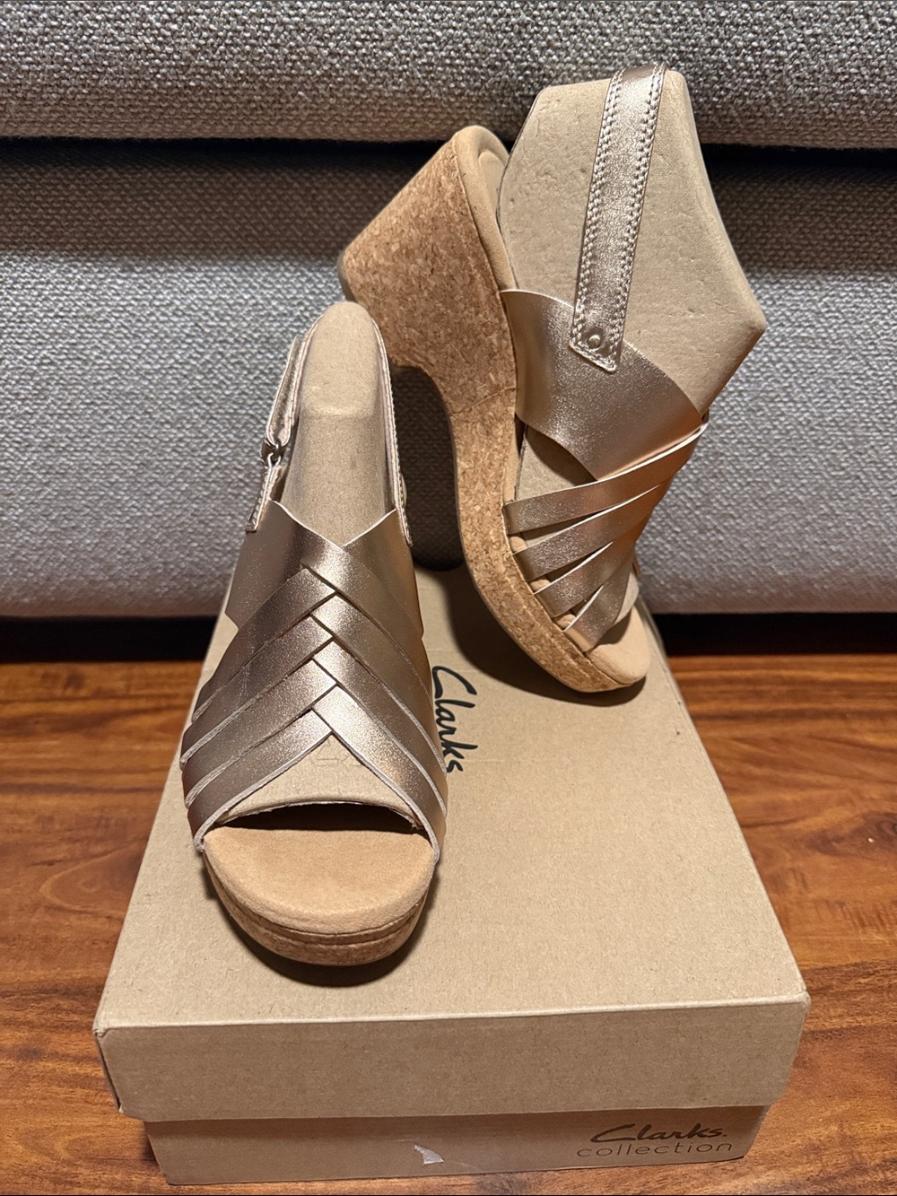 Clarks Giselle Glow Rose Gold Leather Cork Wedge Sandals 8.5 NEW